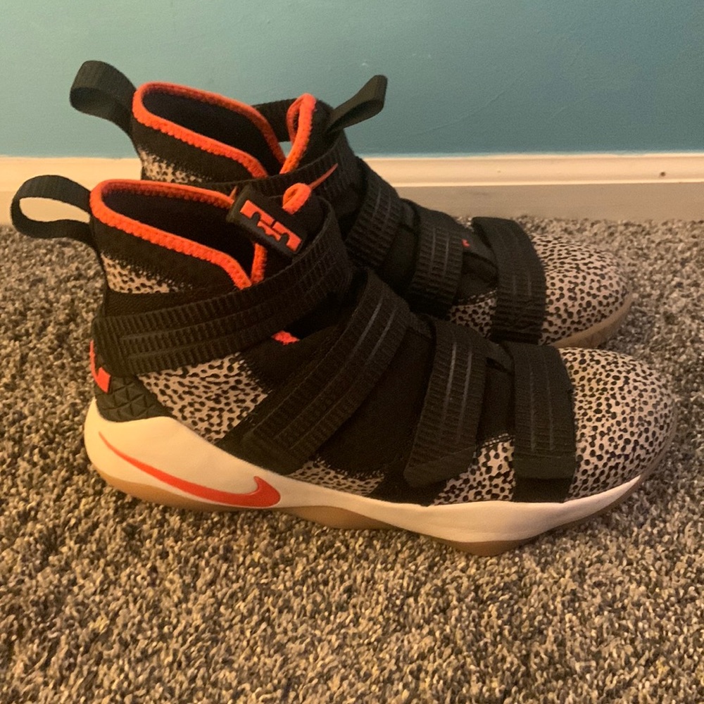 mens Lebron soldier 11 safari 10.5